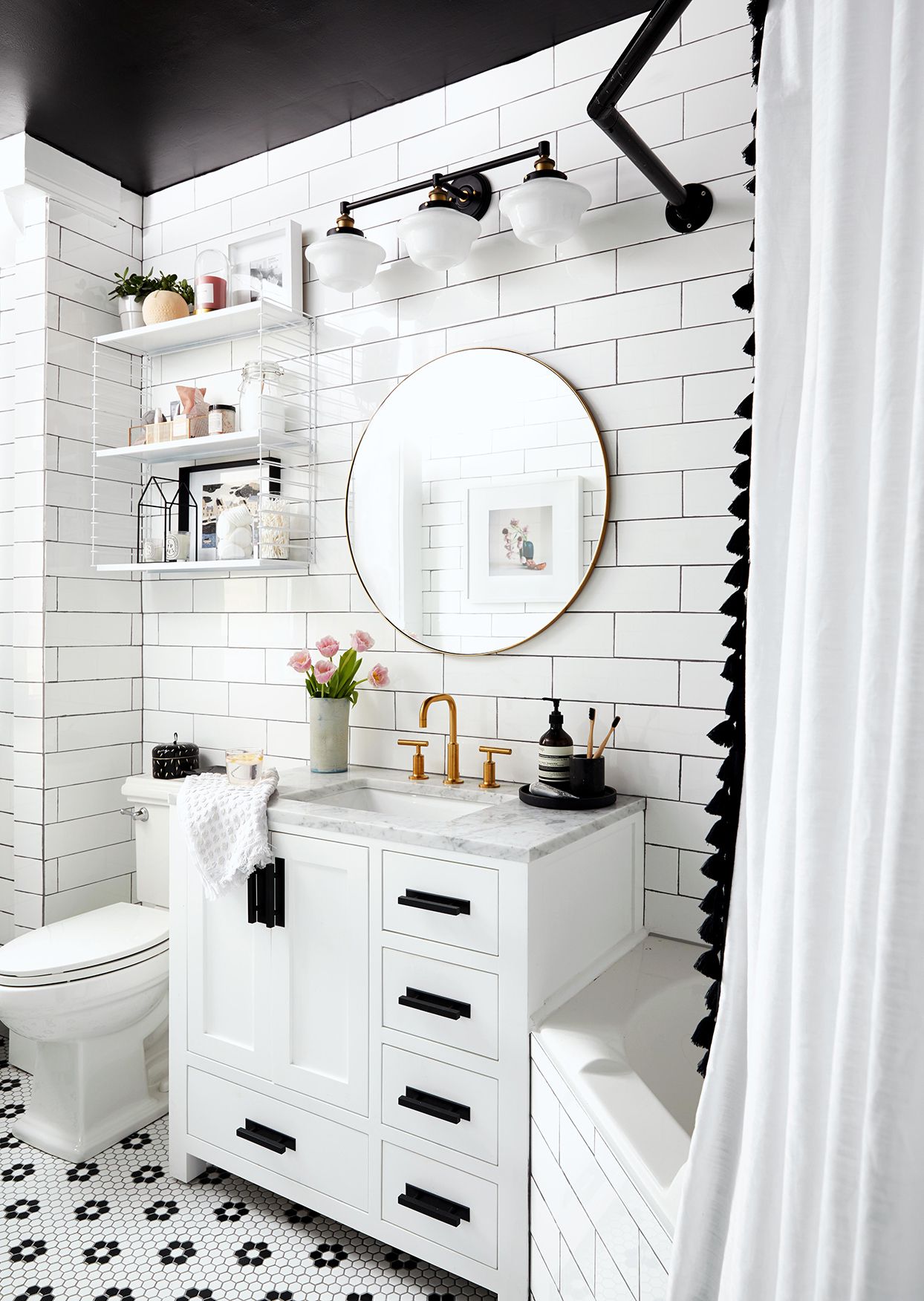 Black & White Bathroom Ideas