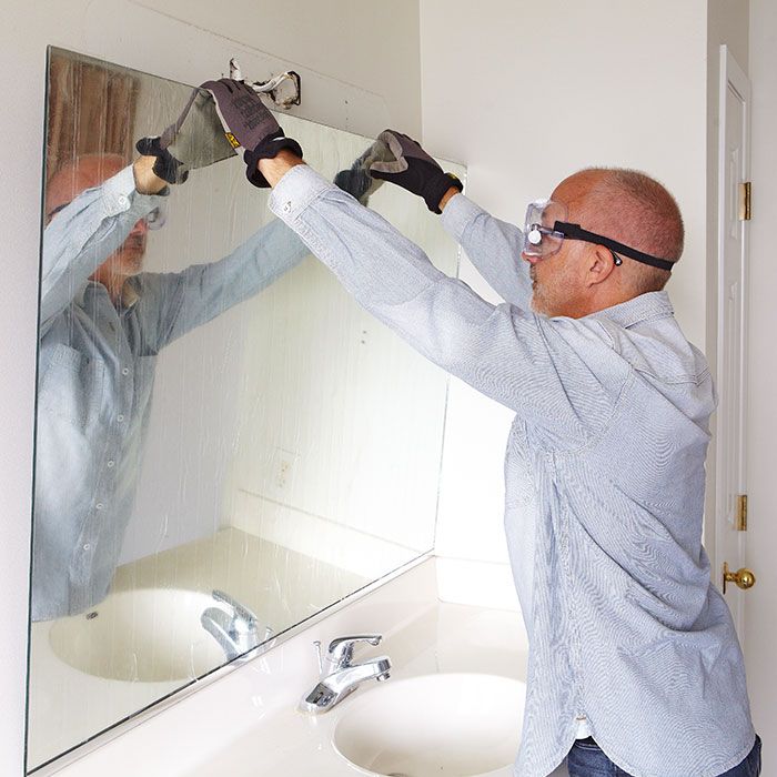 How to Remove Bathroom Mirror