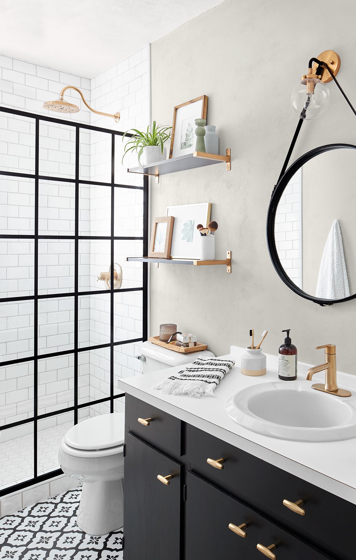 White Black Bathroom Decorating Ideas